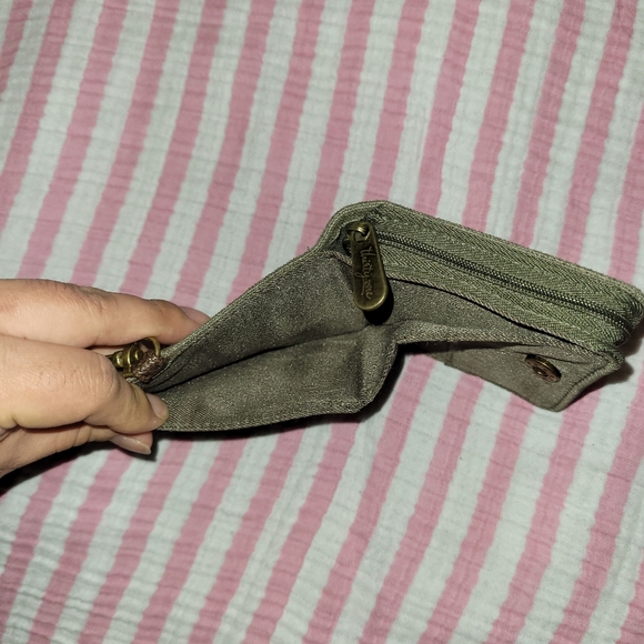 Thirty-One clip and zip wallet - Picture 5 of 10